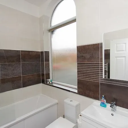 Select Service Apartment *