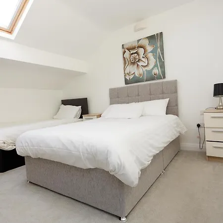 Apartment Select Service *